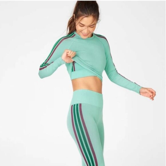 NWT Fabletics Aisley Spearmint Crop Top - Picture 1 of 9